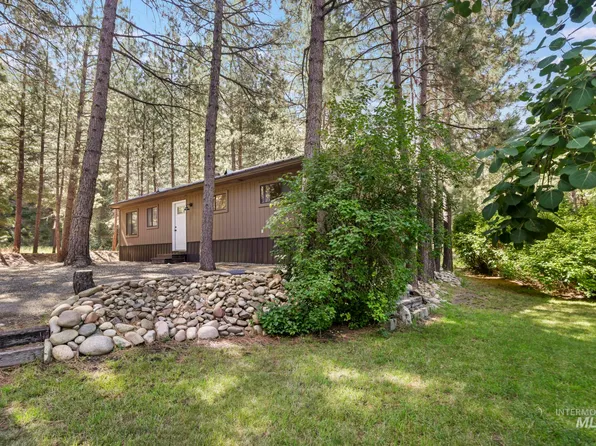 2071 N Pine Featherville Rd, Mountain Home, ID 83647