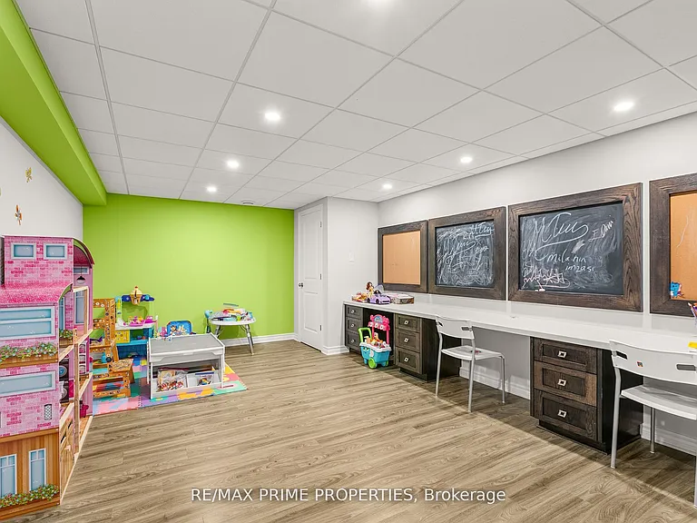 72 Branthaven St — Photo 37
