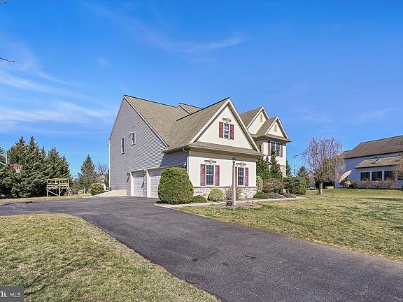 3rd image of 109 Ashford Dr #L-0143