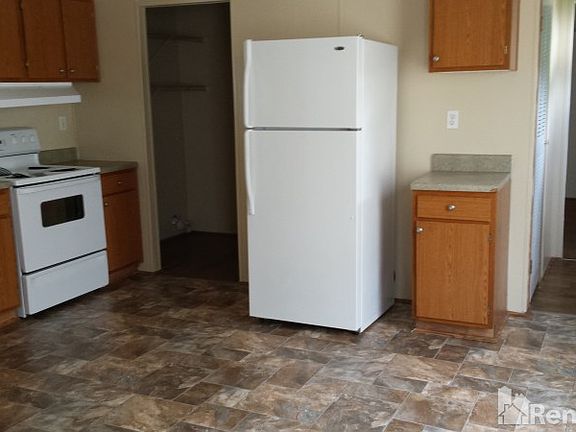 5th image of 7012 Glen Cove Dr