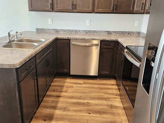 5th image of 1587 Delta Dr #1587
