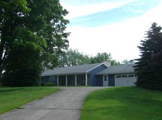 10270 Burnett Rd, Charlevoix, MI 49720