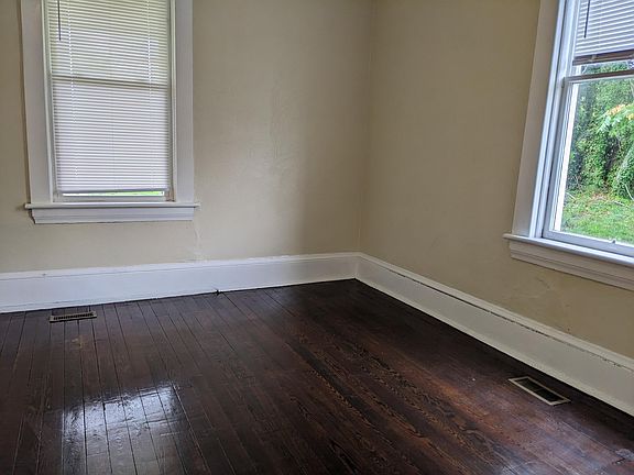 4th image of 55 Gilmer Ave NE