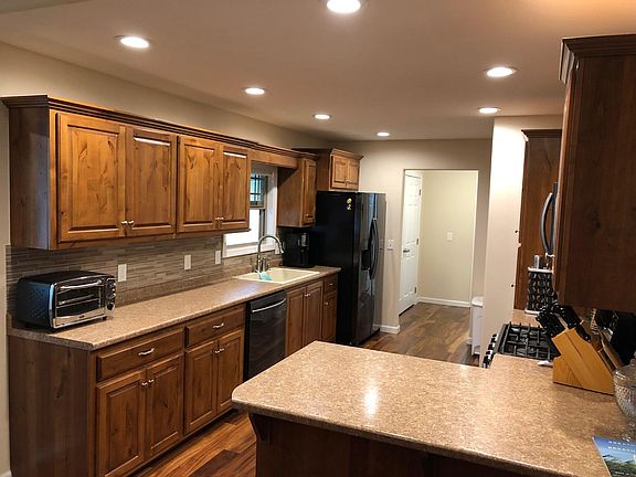 5th image of 3112 Yuork Dr