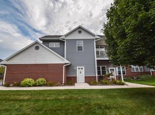 697 W Dekora St UNIT E, Saukville, WI 53080