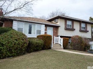 37 Eagle Ln, Farmingdale, NY 11735