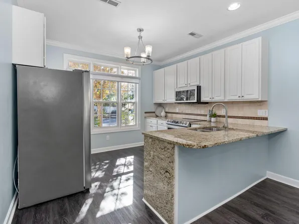 2106 White Pond Ct, Apex, NC 27523