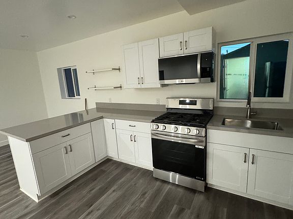 3rd image of 5207 San Simeon Dr #C