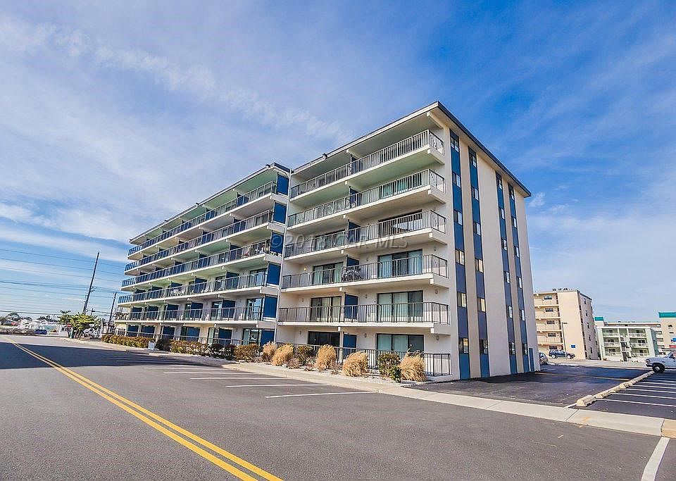 Watergate I street view