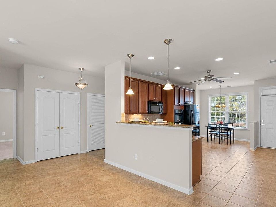 2nd image of 20611 Casablanca Dr