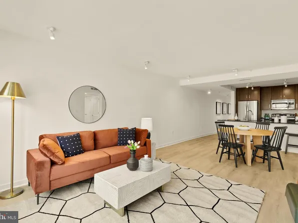 1423 Newton St NW APT 204, Washington, DC 20010