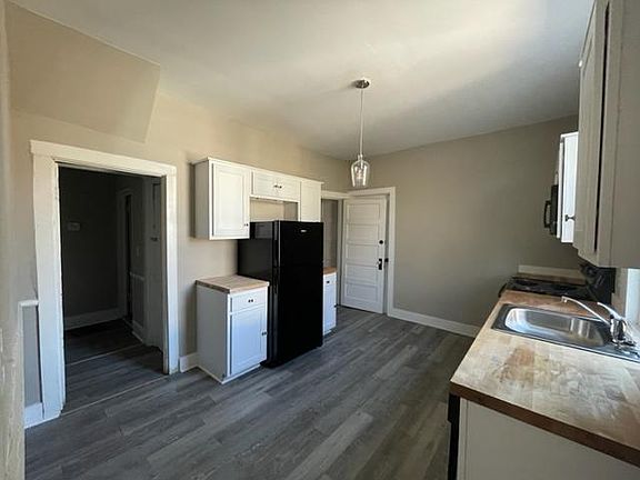 5th image of 610 Greenwood Ave #B