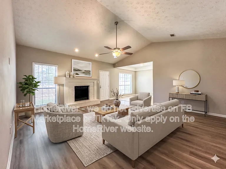 11647 Matthews Trl — Photo 2