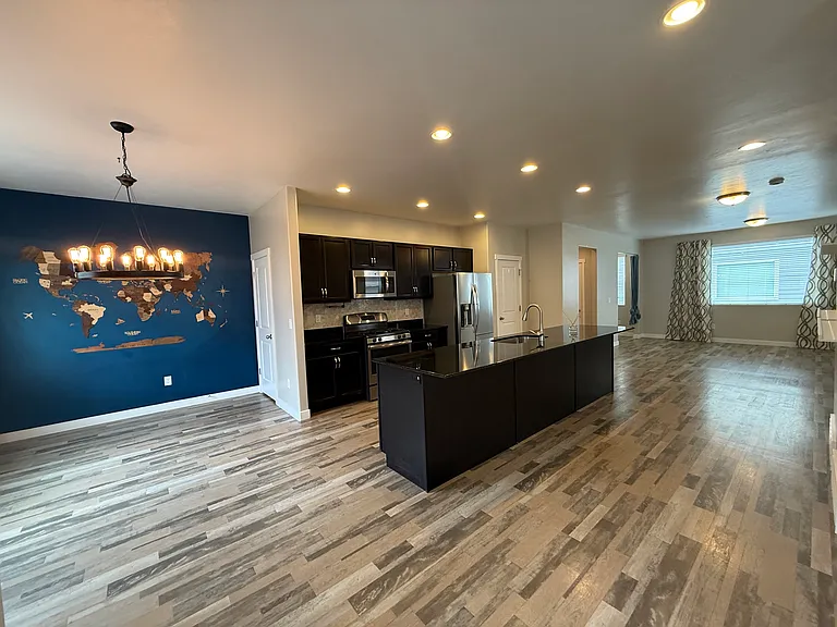 3659 W Golden Sky Ln — Photo 8
