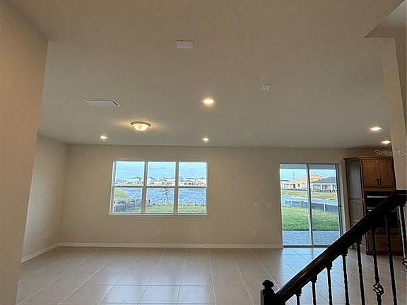 4th image of 10131 Hadley St