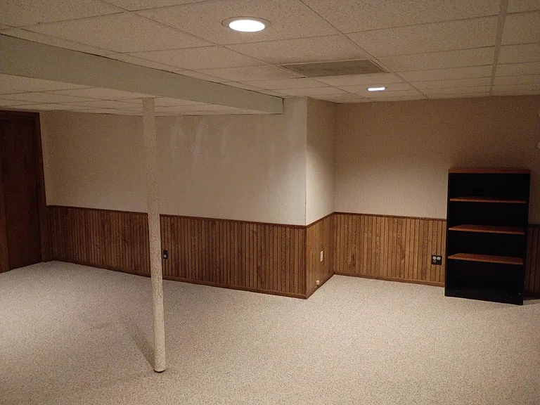 20550 Coventry Dr — Photo 24