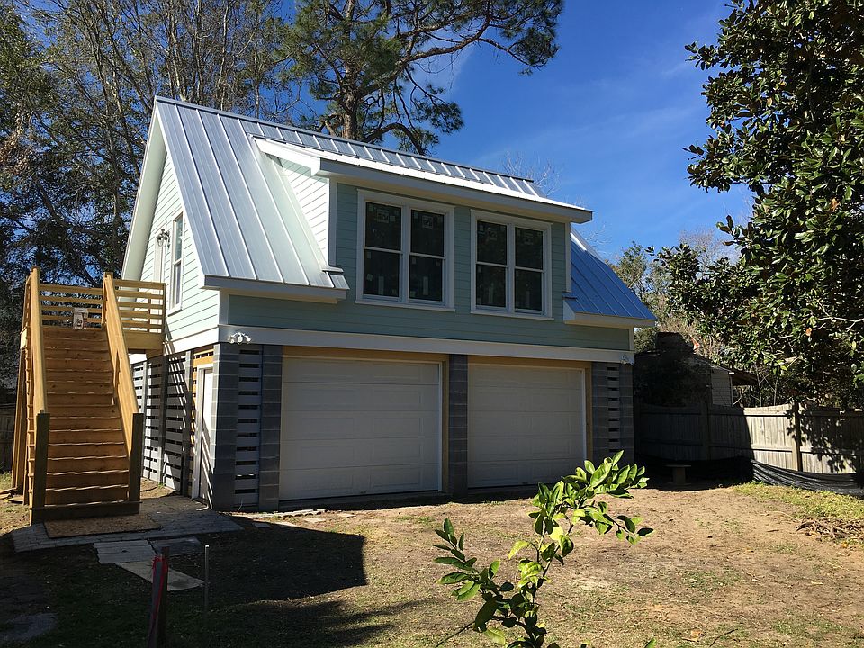 ADU, Unit #1, includes 1 bay of garage, gravel driveway