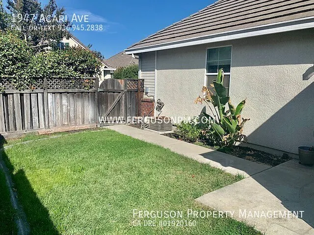 1947 Acari Ave — Photo 16