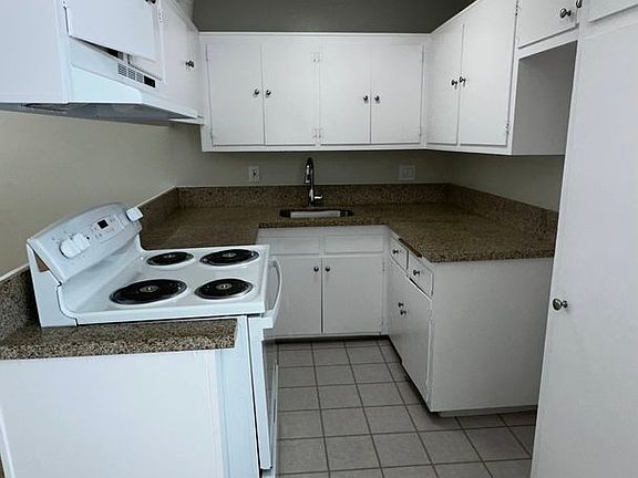 3rd image of 1708 Sherman Pl APT 8