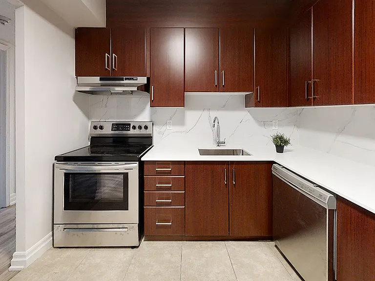 435 Albert St — Photo 12