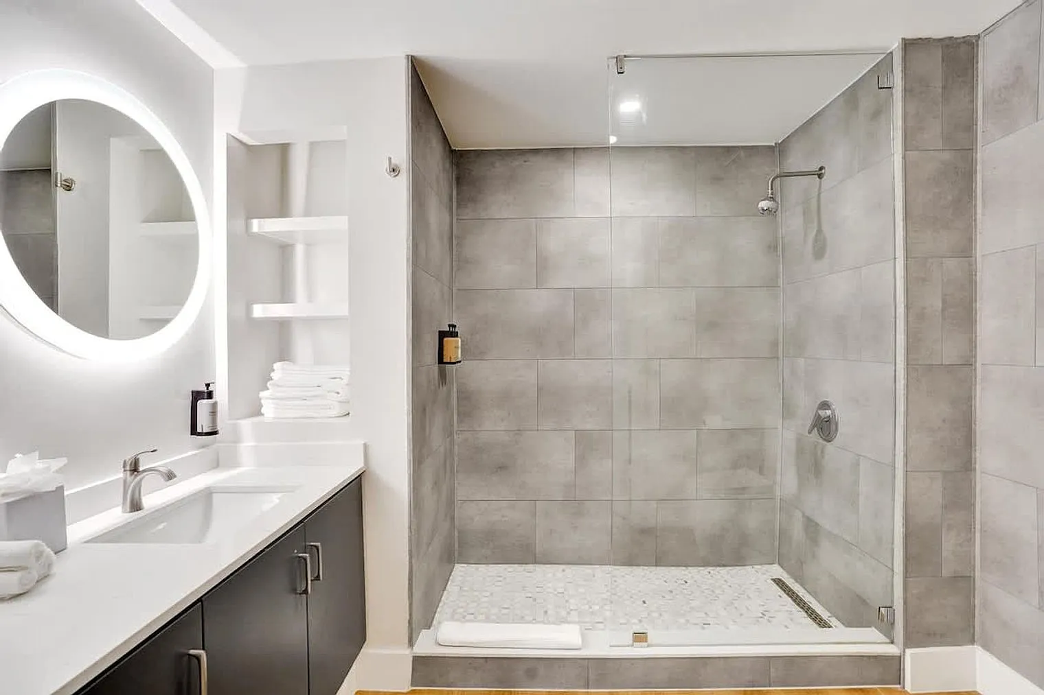 Studio, 1.0 bath, 387 sqft, $3,376 — Photo 3