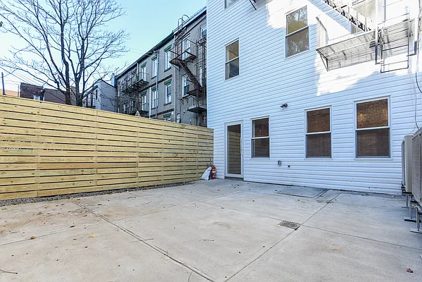 Rented by Brick&Mortar | media 20