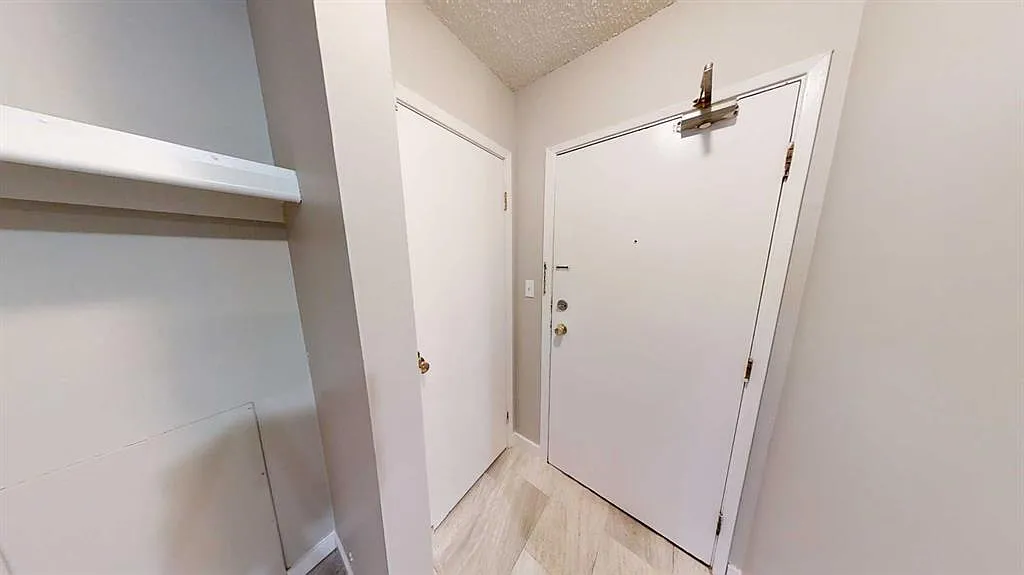 1 bed, 1.0 bath, 605 sqft, $1,200 — Photo 2