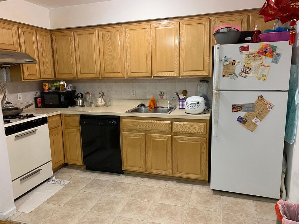 2nd image of 8795 16th Ave