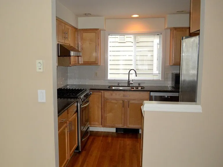 1757 NW 58th St #D — Photo 4