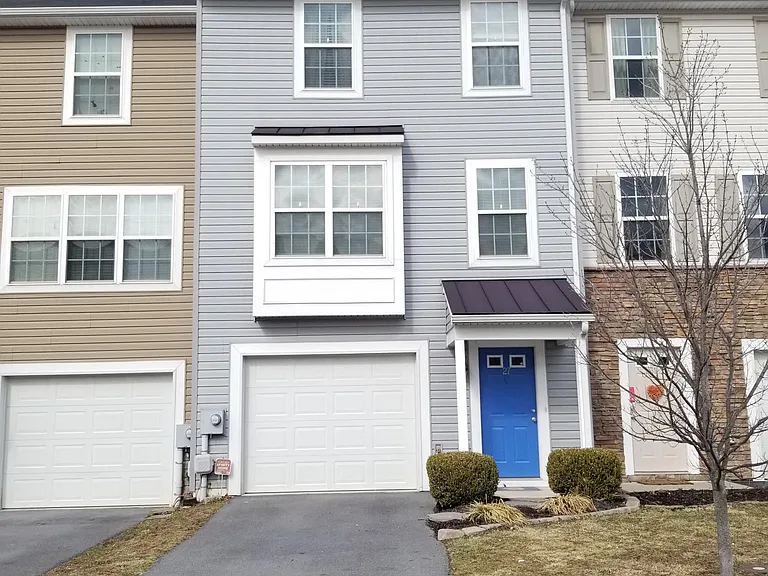 27 Carmody Ct — Photo 1