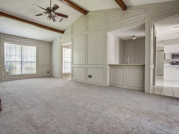 5th image of 1905 E Collins Blvd
