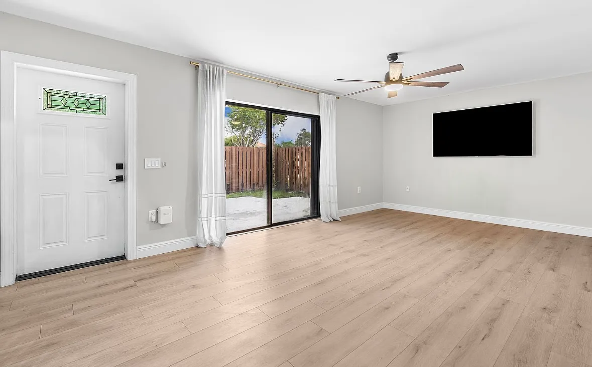 2 bed, 2.5 bath, 1264 sqft, $3,050 — Photo 1