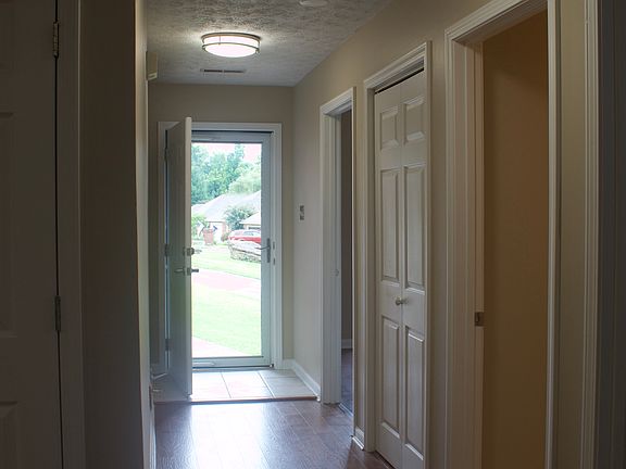 5th image of 336 Creekview Ln