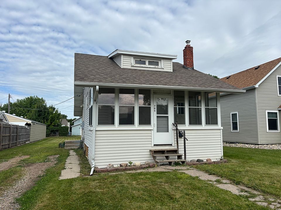 1st image of 705 N Lloyd St