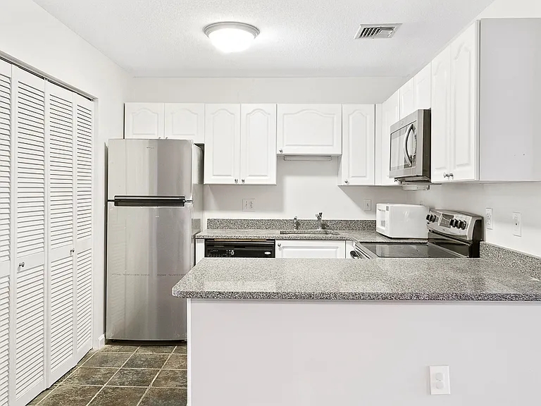 622 Boston Ave #7E — Photo 3