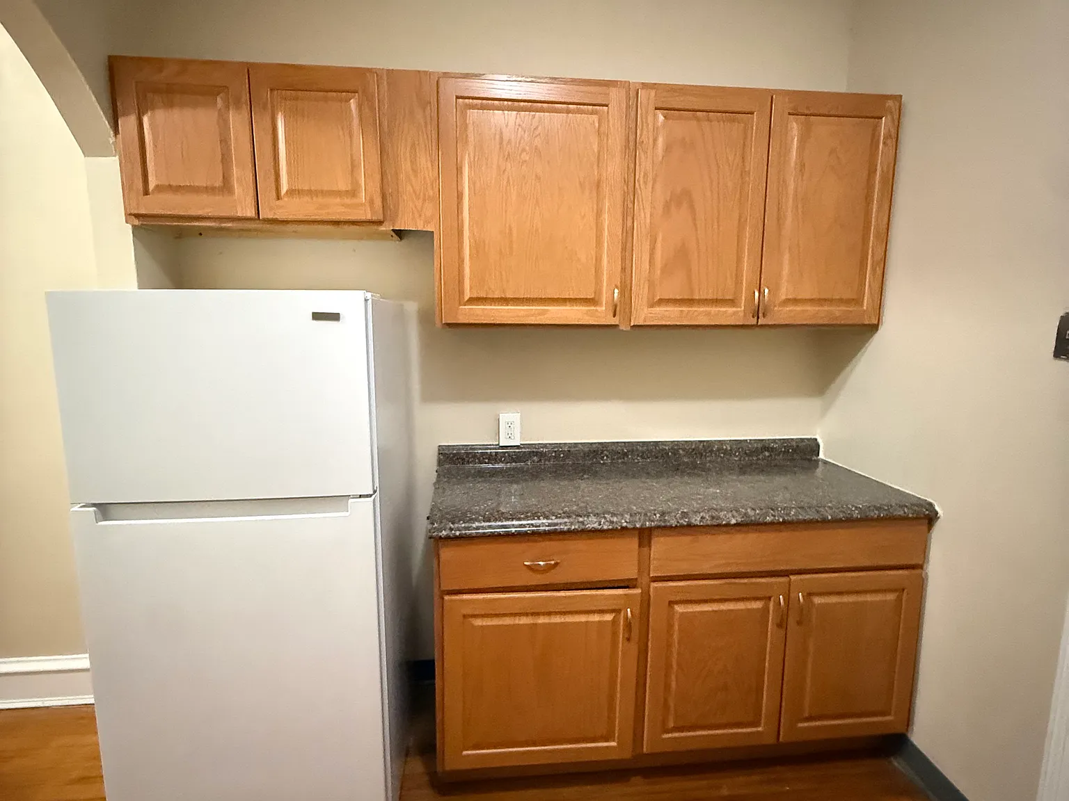 250 Farmington Avenue Laurel St — Photo 2