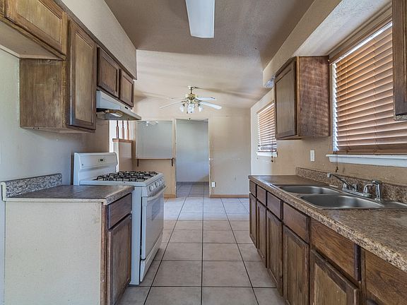 4th image of 7140 Tangerine Ln