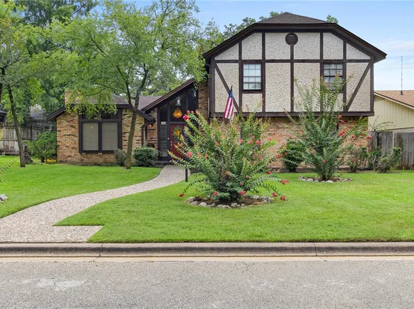 2726 Camelot Dr, Bryan, TX 77802