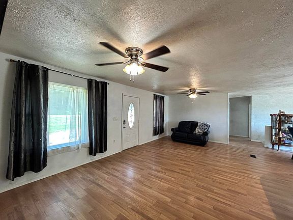 4th image of 74 Summit Rd