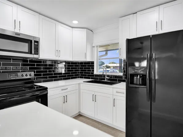 2915 Crosley Dr W APT J, West Palm Beach, FL 33415