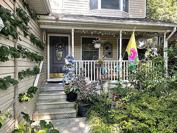 5th image of 140 Fair Lawn Ct