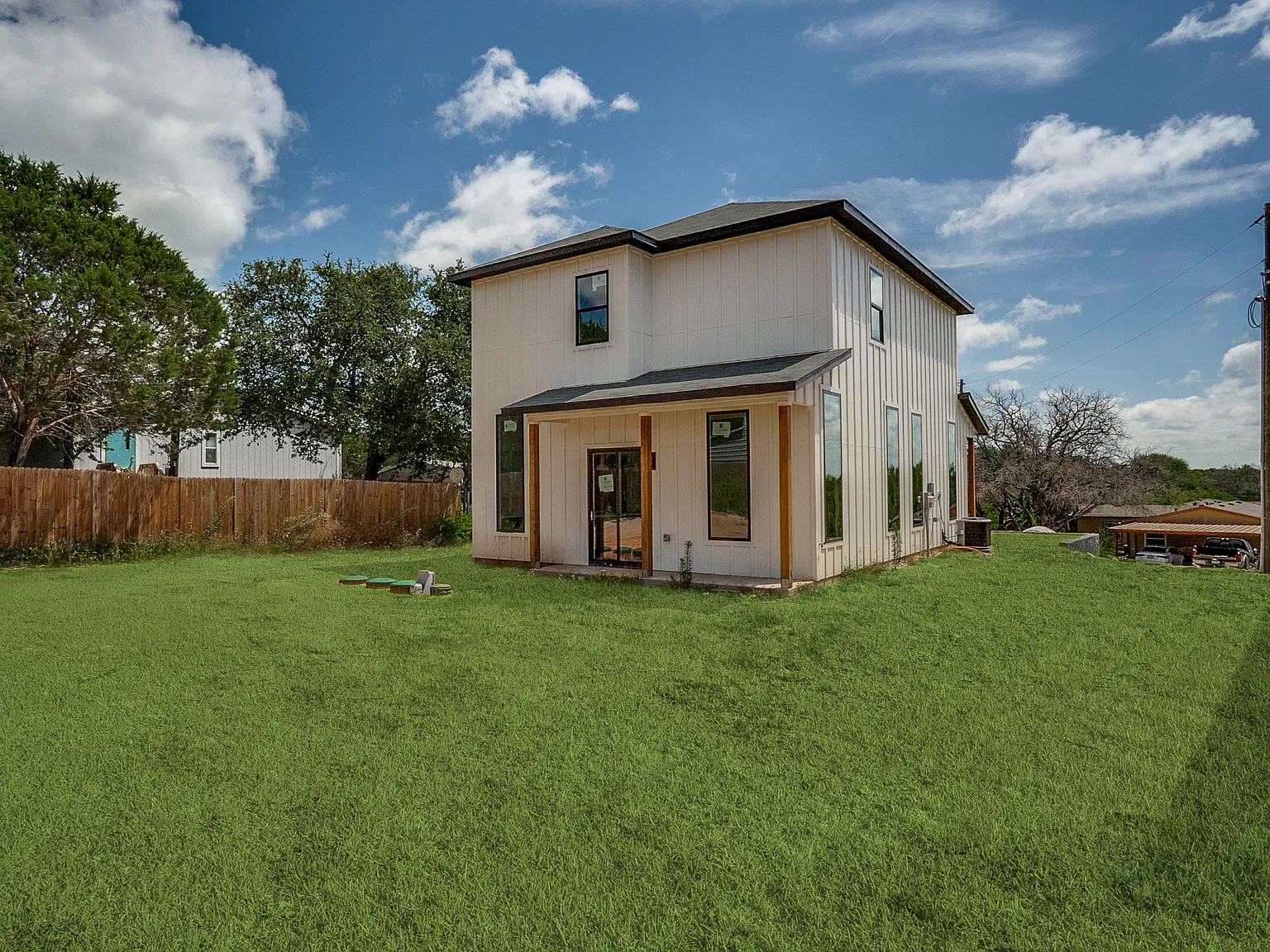 3 bed, 1781 sqft, $2,100 — Photo 2