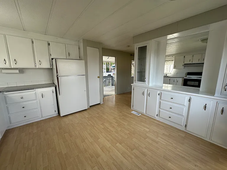 10012 Overlook Dr NW — Photo 3