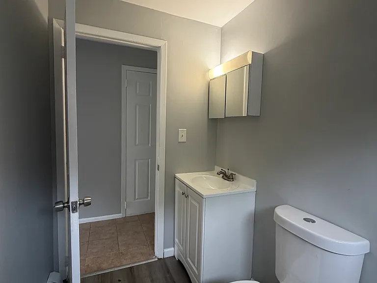 1054 Bank St #12F — Photo 7