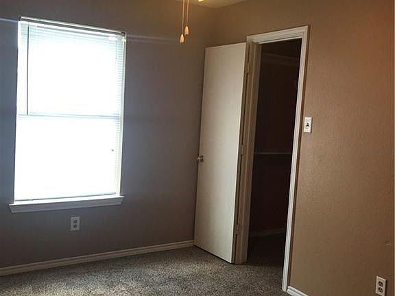 4th image of 3513 Meadows Dr