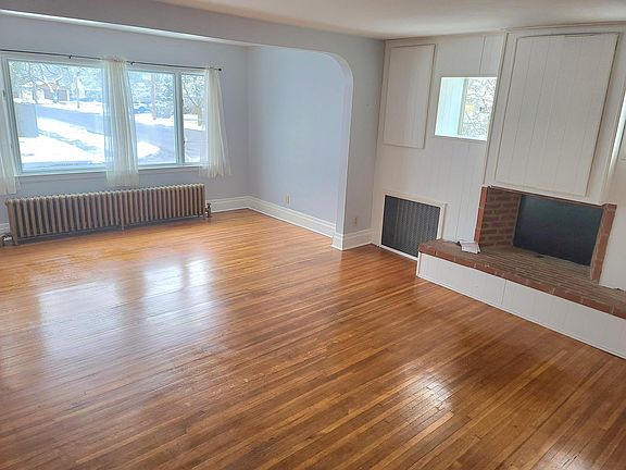 4th image of 90 Clover Pl #1