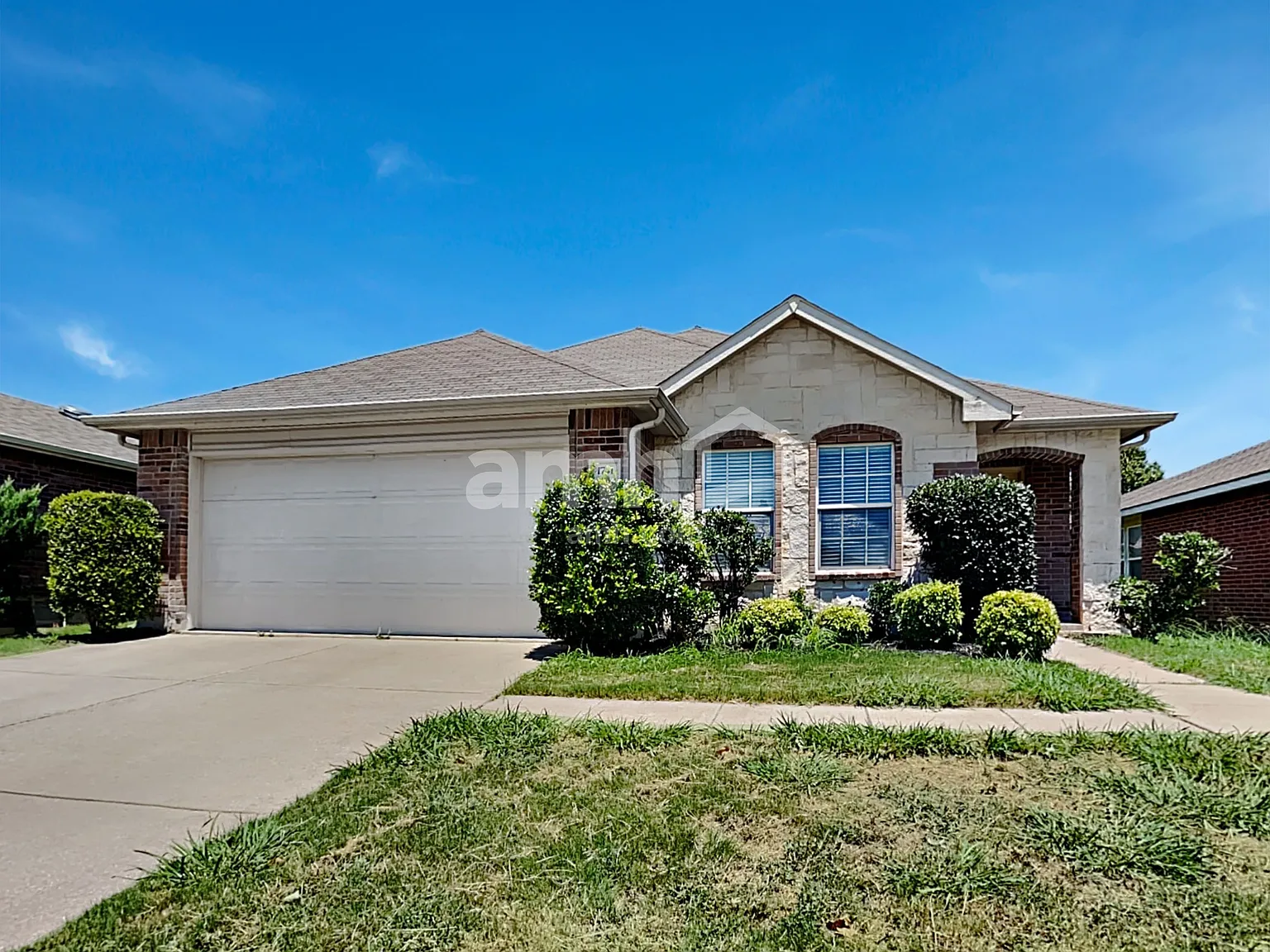 3 bed, 2.0 bath, 1710 sqft, $2,095 — Photo 1