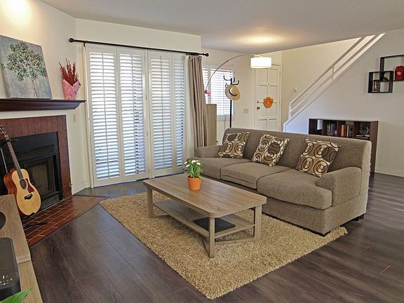 3rd image of 273 E Glenarm St APT 4