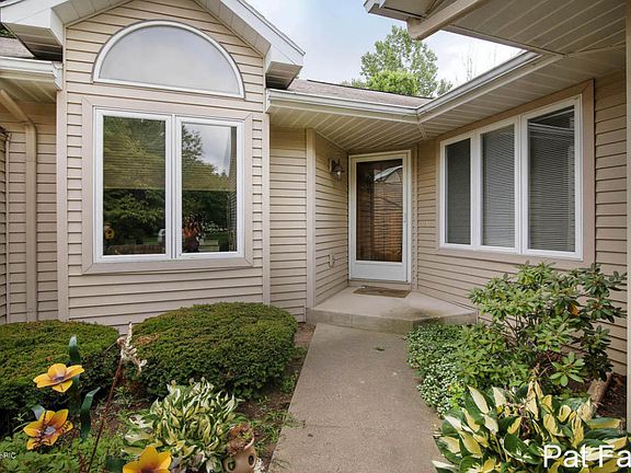 2nd image of 2302 Meadowglen Dr NE #16