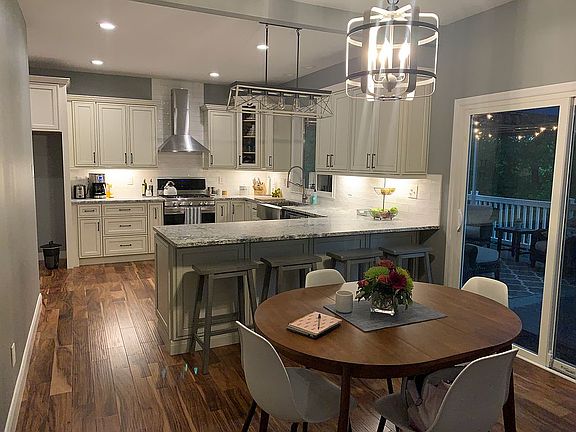 3rd image of 5861 Birchmont Place Dr